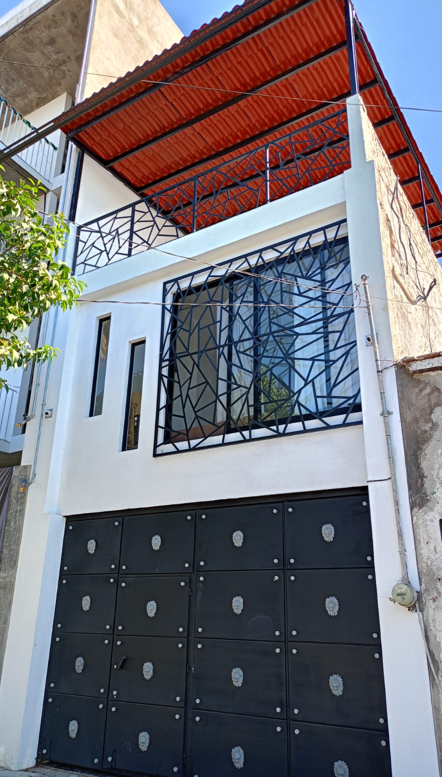 76, CASA CÉNTRICA EN VENTA 3 NIVELES  Col. la penal  Guadalajara,Jal