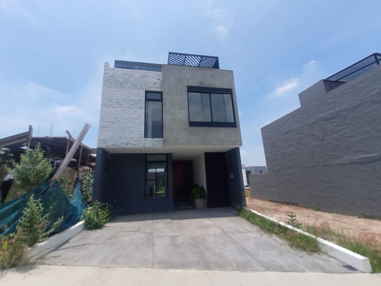 0064, CASA NUEVA EN VENTA EN TLAJOMULCO DE ZÙÑIGA, JALISCO (SENDEROS DE MONTE VERDE)