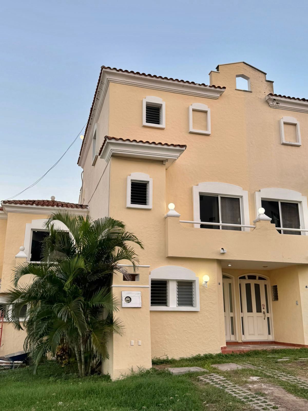 00111, CASA EN RENTA EN MAZATLAN, SINALOA (FRACCIONAMIENTO ISLA)